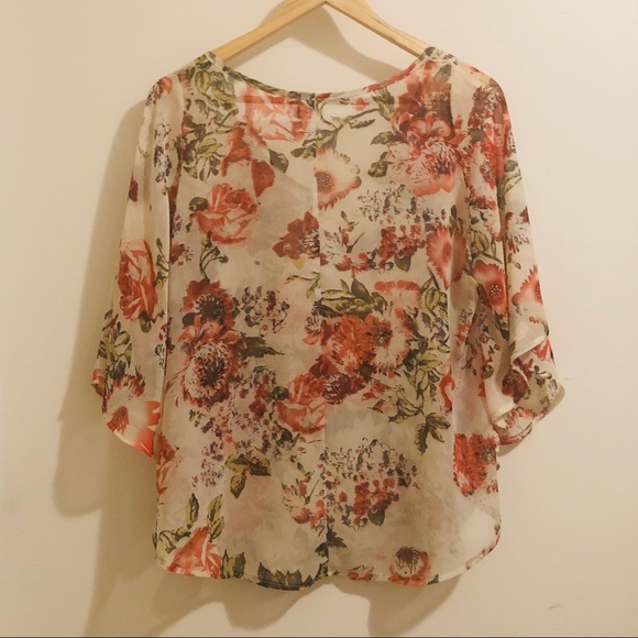 Short-Sleeved Floral Poncho Blouse - Picture 3 of 3